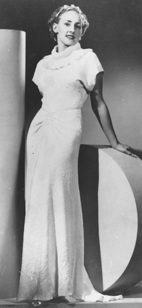 Vendues, archivées, oubliées : l'étrange destin des robes portées une seule fois